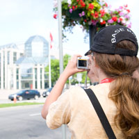 Ottawa In-Depth Four Day Spring Tour | Student Taking Photos in Ottawa